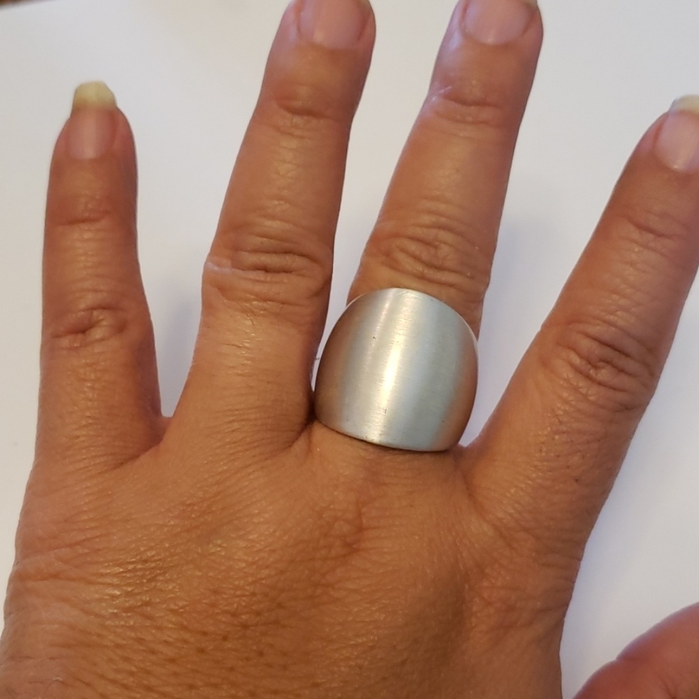 Ring - Picture 3 of 3